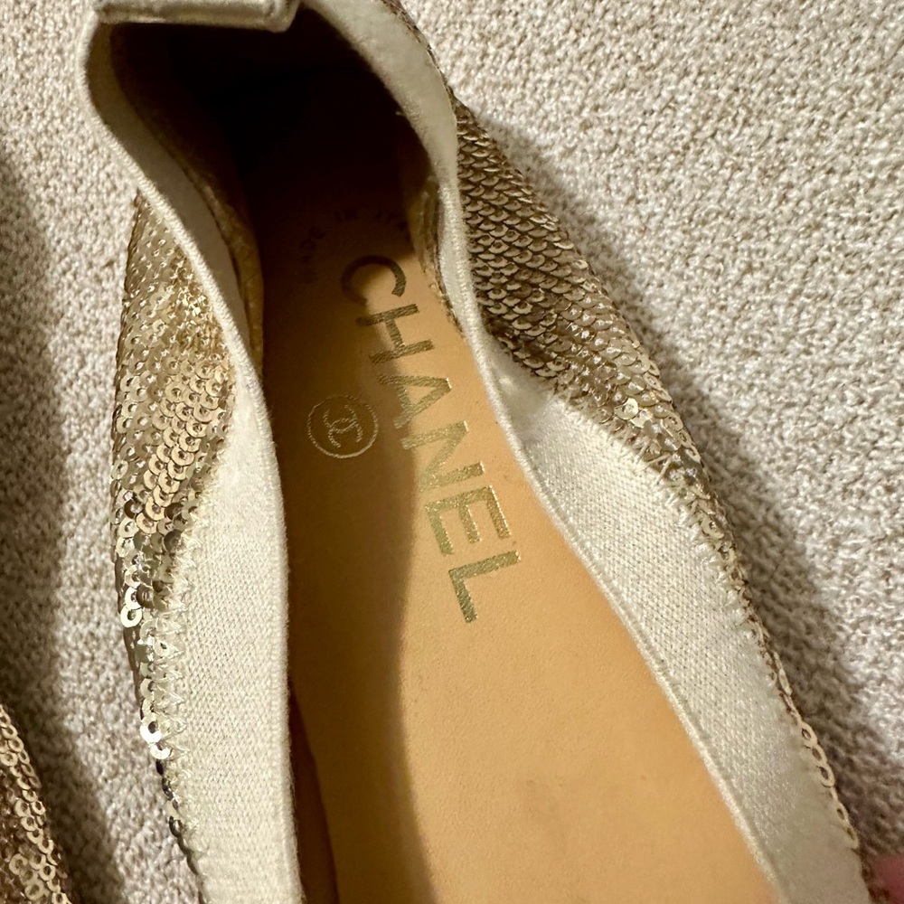 CHANEL Gold Sequin Flats- Authenticated - Picture 9 of 12